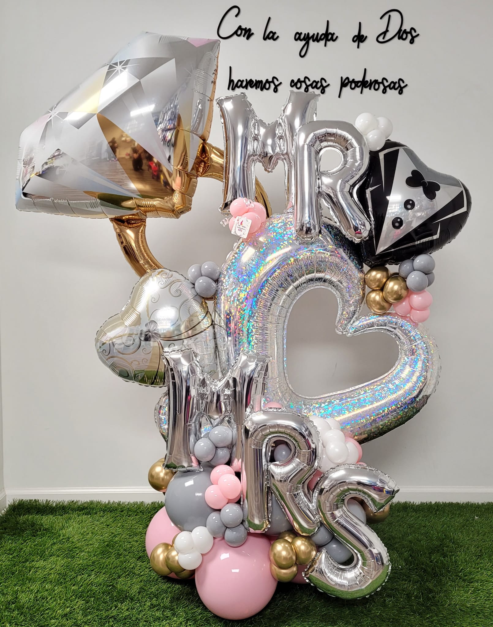 Wedding balloon bouquet Boga Balloons